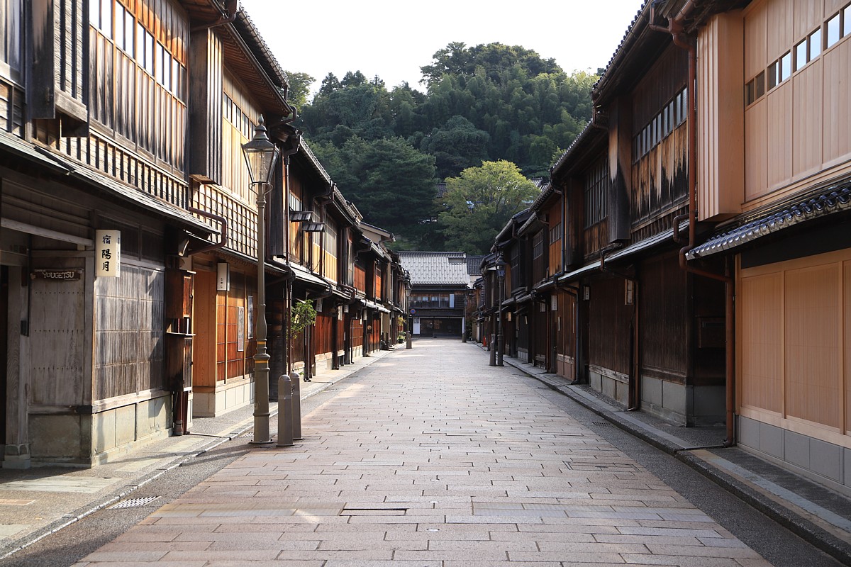 金沢市のひがし茶屋街。2025年10月25日撮影